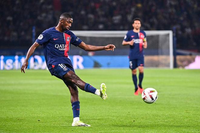 曼晚：曼联决定让莱昂先在青训梯队效力，以适应英格兰足球