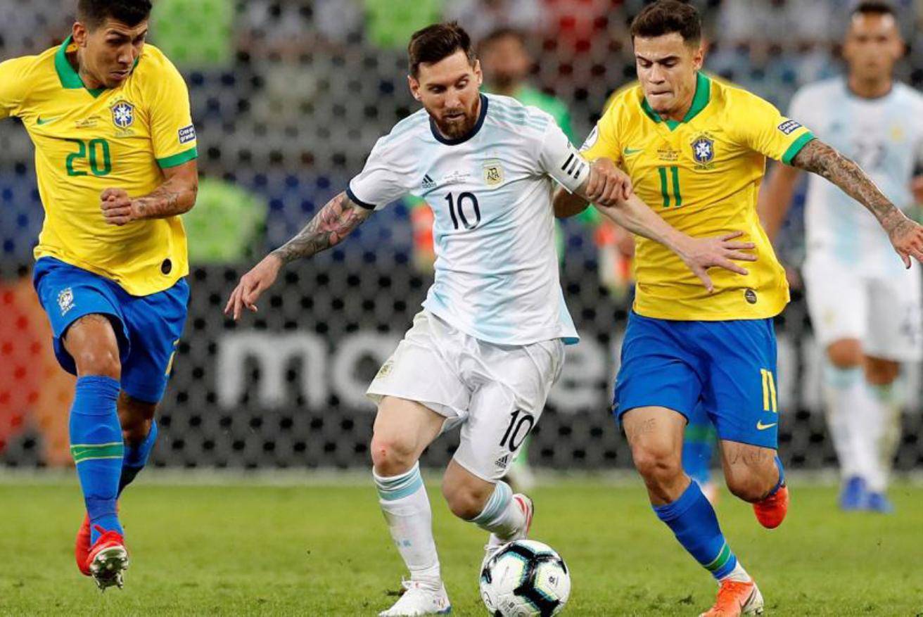 中足联细化“观众不当行为”细则：赛区将对球迷不当行为负责