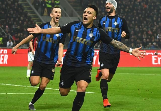 德国名宿：沃尔特马德是独一无二的，他解决了德国的中锋荒