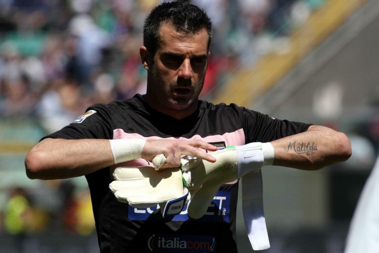 门将关键扑救震惊全场，堪称神扑