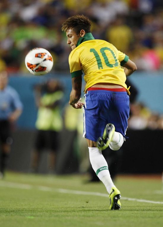 足球欧冠淘汰赛对阵激烈，主帅直言无弱旅