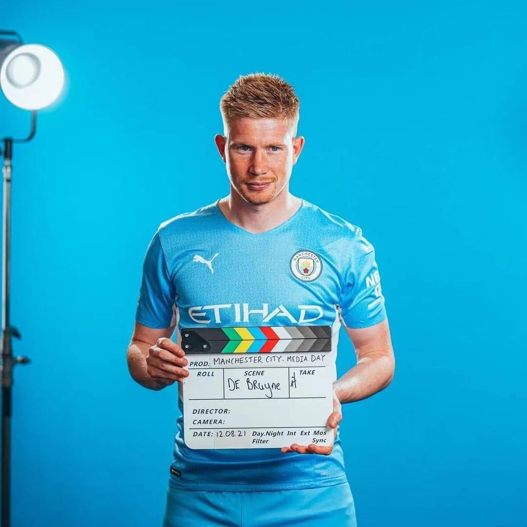 文班本赛季出战12场马刺8胜4负，缺席12场马刺9胜3负