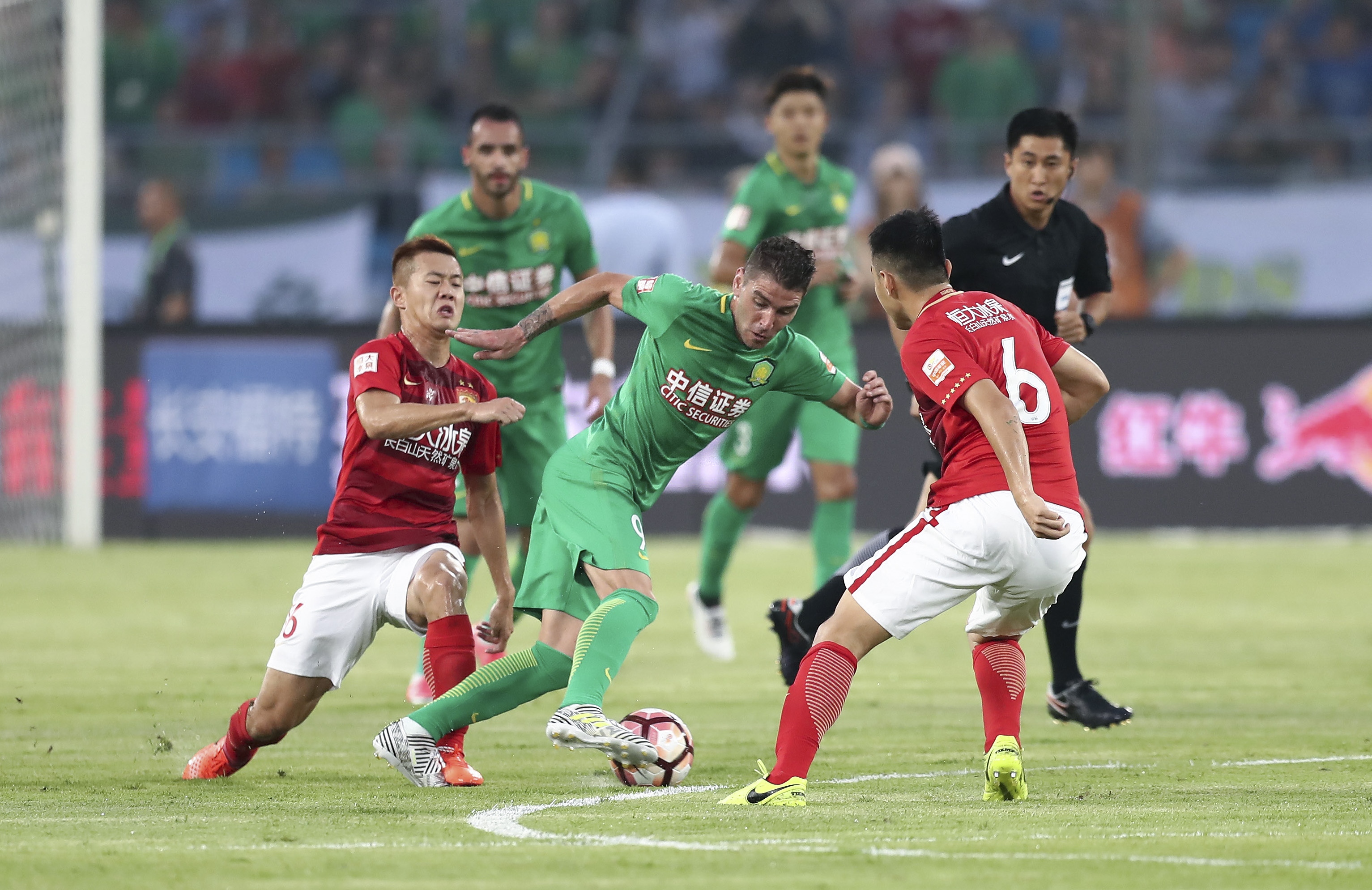 刘军帅晒海牛队与远征军合照：又在末轮完成目标，祝未来可期