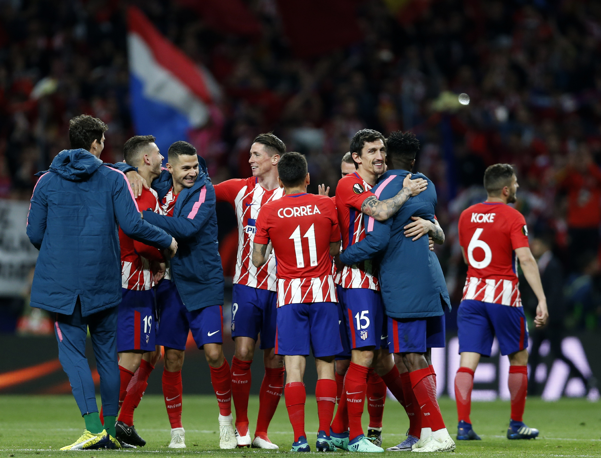 太阳报：库尼亚妻子比他年长6岁，两人相恋8年育有两个孩子